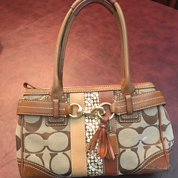 Coach Handbags - Coach Hampton Signature Handbag